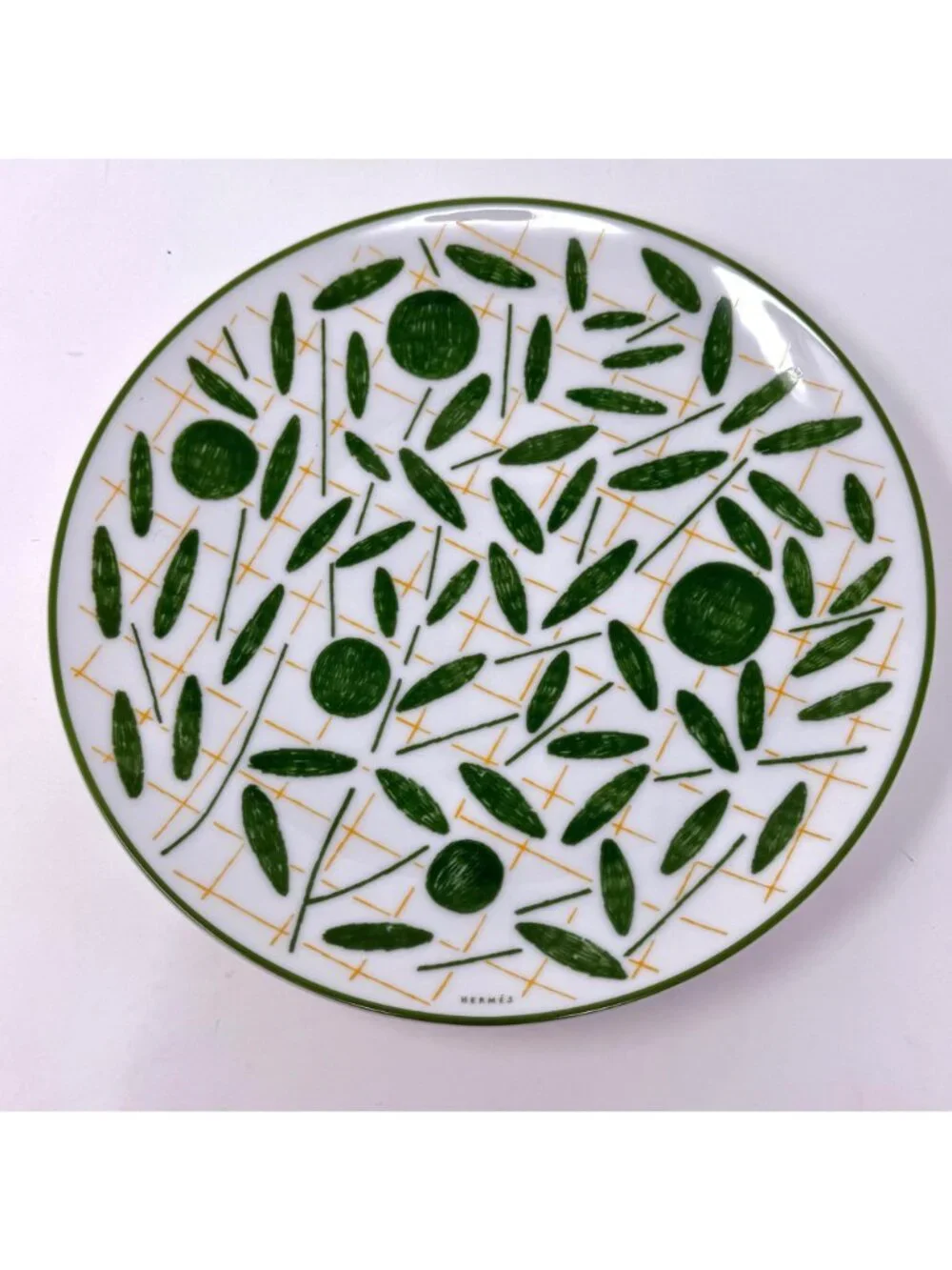 Hermes Round Porcelain A Walk In The Garden Set of 2 Dessert Plates